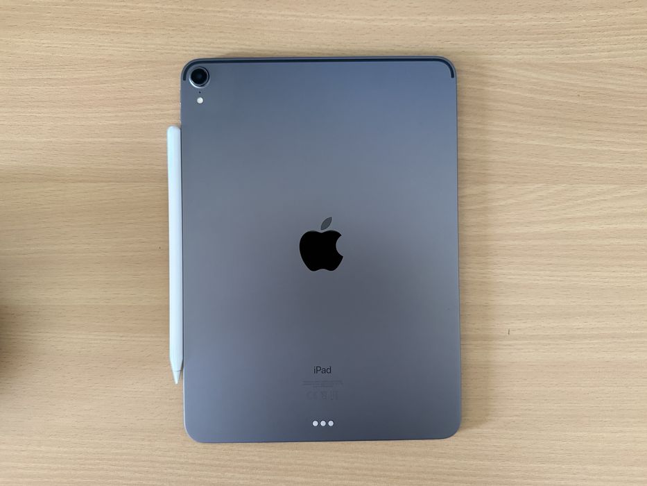 iPad Pro 11" 64GB COMO NOVO + Apple Pencil 2 + Acessórios