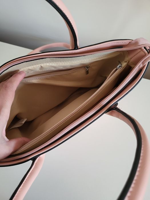 Mala rosa com branco