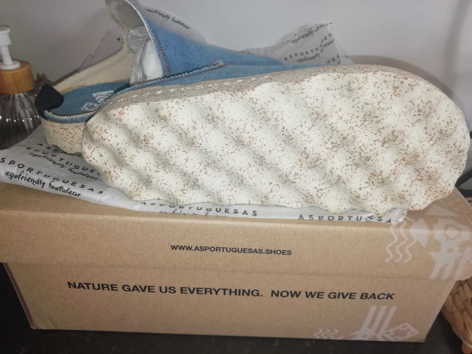 Vendo sapatos portuguesas novas