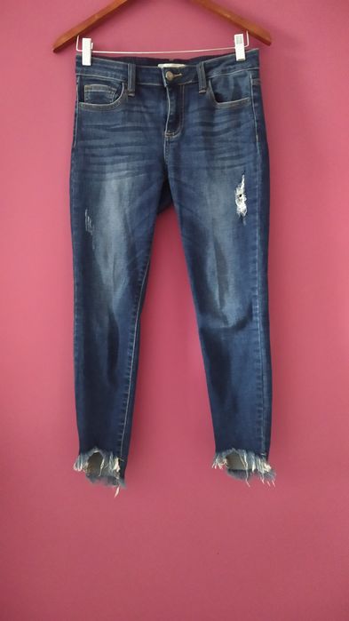 Rozstrzępione jeans