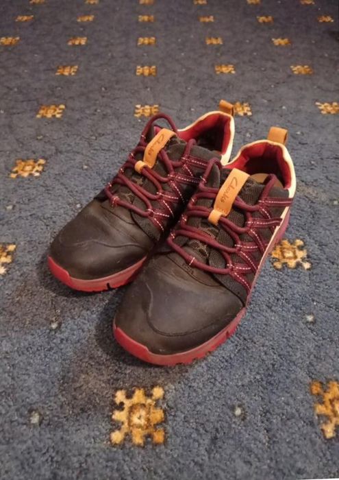 Шкіряні кросівки Clarks