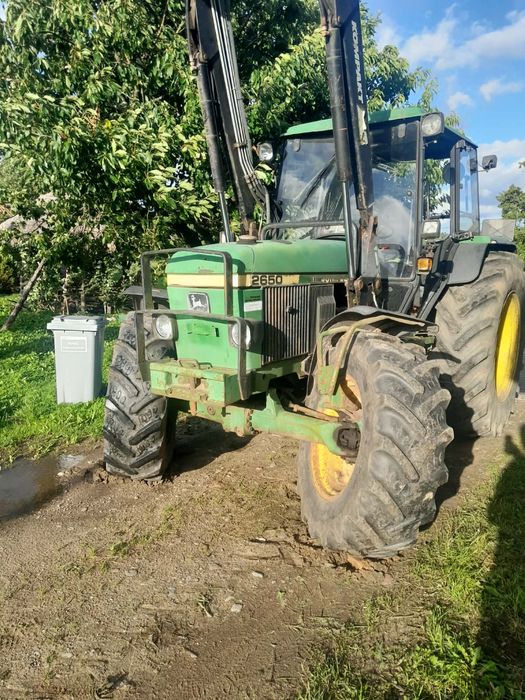 John Deere 2650 z Turem Kompakt Stoll