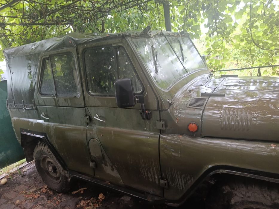 уаз на полном боевом