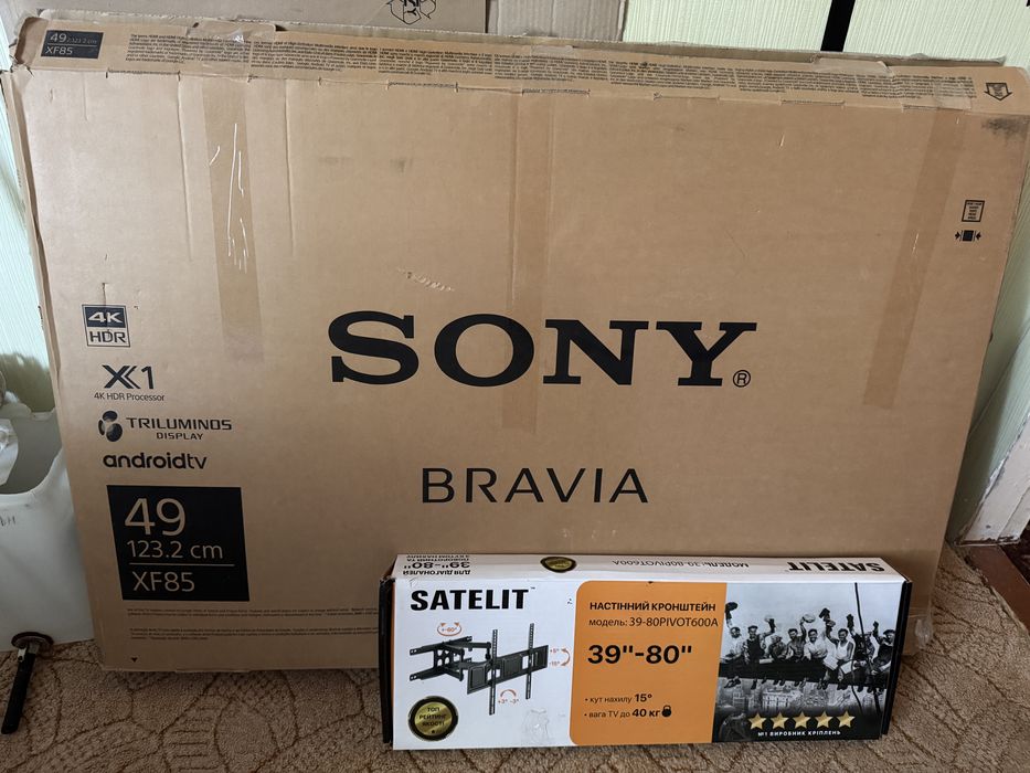 Телевізор Sony Bravia 123,2 см з настінним кронштейном