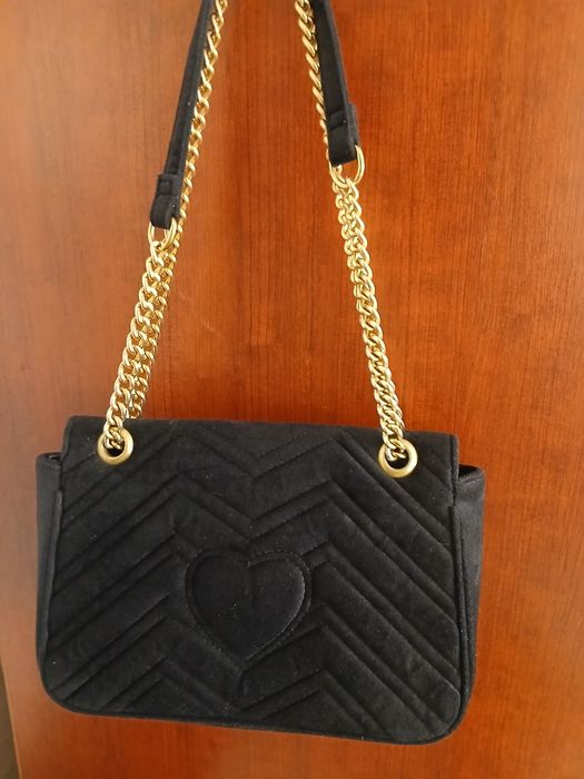 Welurowa torebka gucci marmont 26 cm czarna