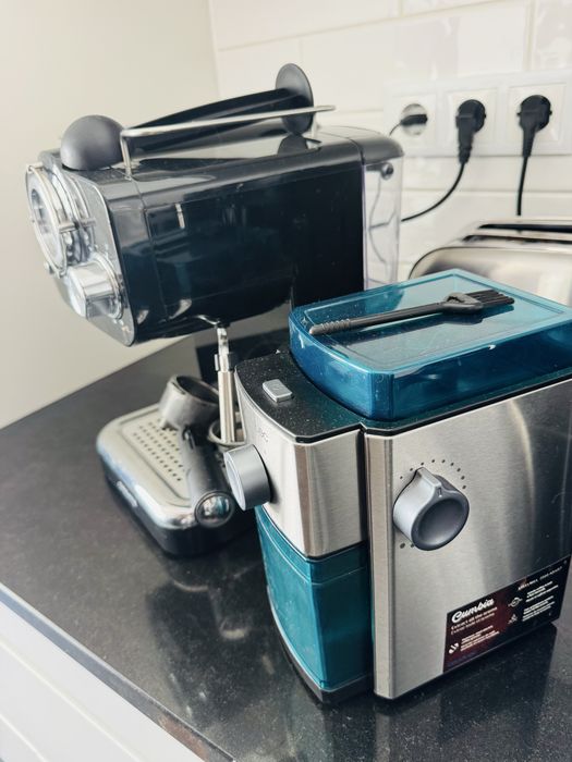 Máquina de café expresso Create + Moinho Cecotec — usados