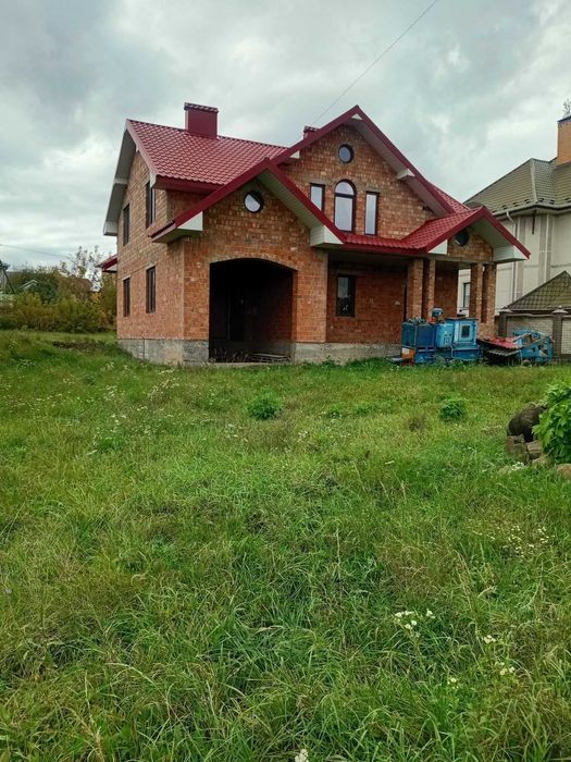 Продам новобудову в Горішних Шерівцях 250 м.кв.