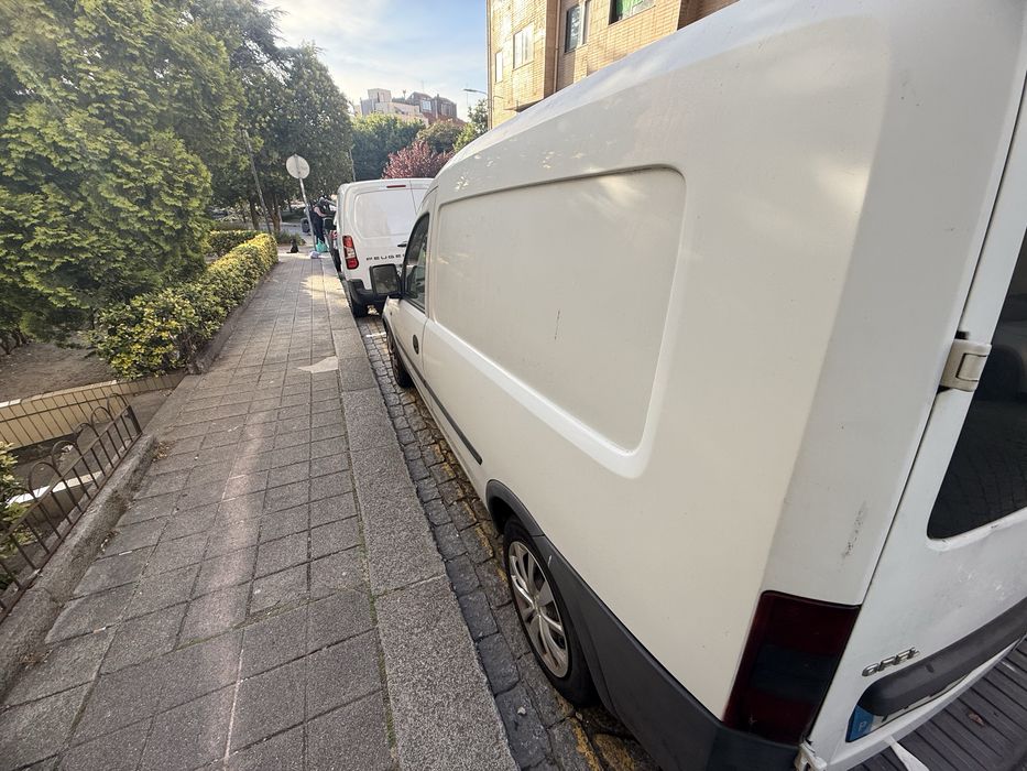 Opel combo 2002 em boas condicoes