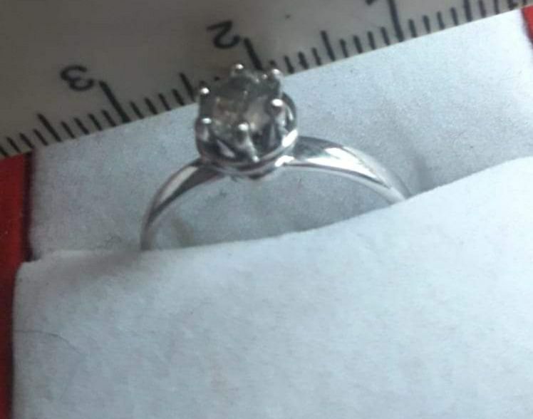 0,74кр кольцо с бриллиантом в белом золоте 585 проба