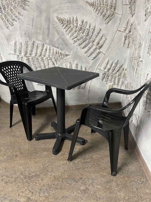 Plastikowy ogrodowy stół