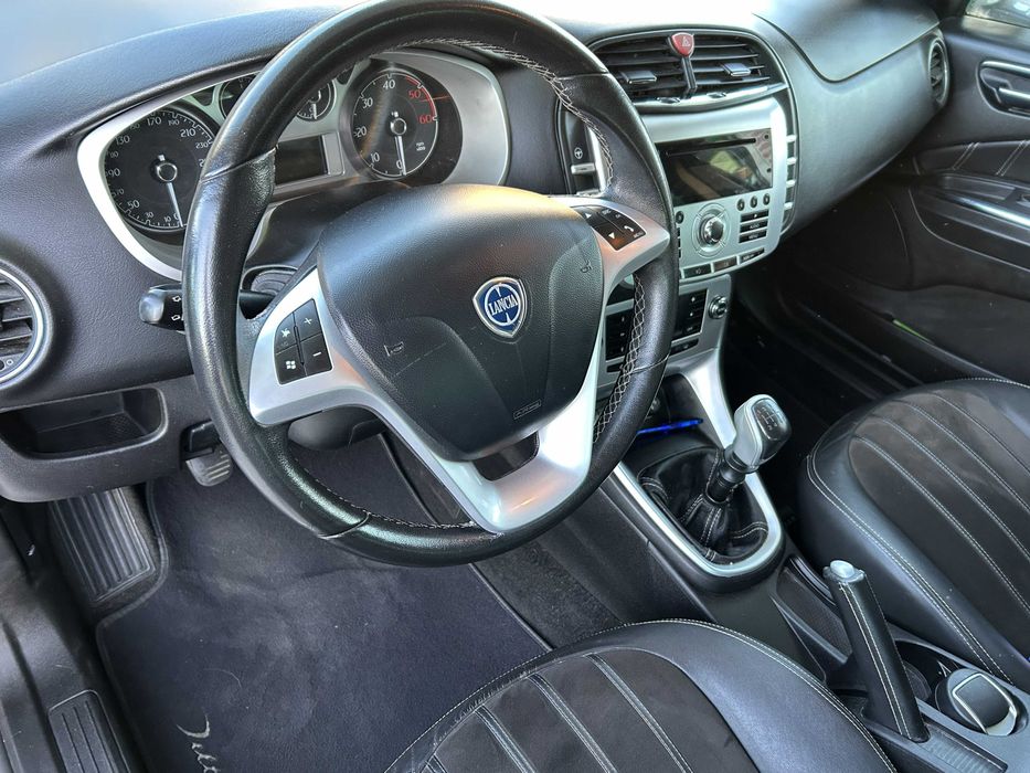 Vende-se Lancia Delta 1.6 Multijet – Excelente Oportunidade!