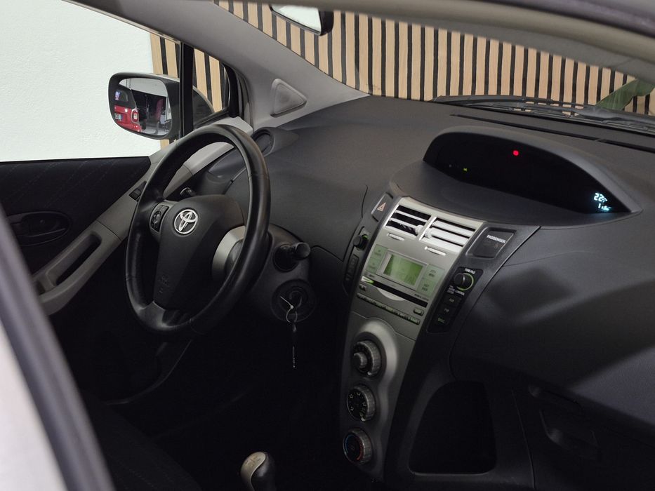 Toyota Yaris - 113.000KM | GARANTIA | NACIONAL