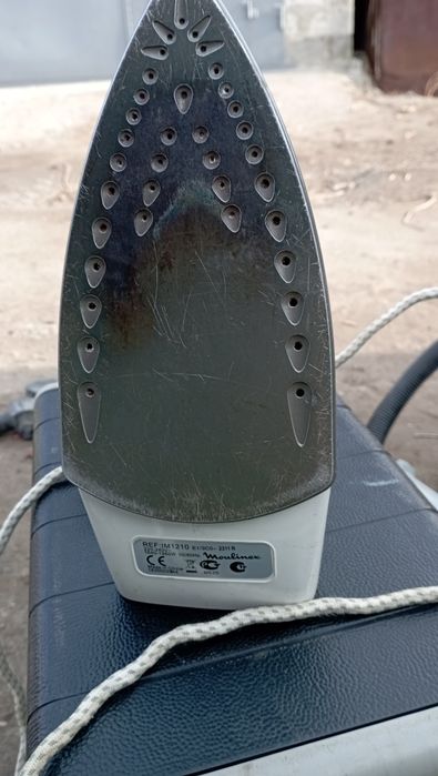 Продам рабочий б/у утюг