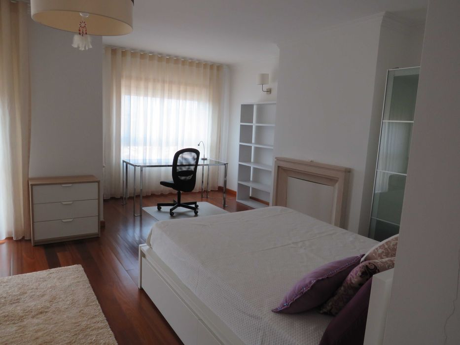 Quarto individual a estudante perto do Hospital Universitário, Coimbra