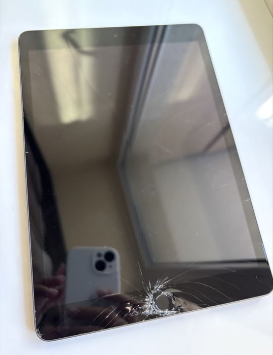 Планшет Apple iPad 10.2" (9th Gen) 64 GB Wi-Fi + LTE