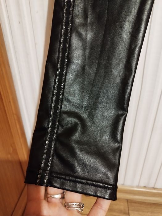 Leginsy z eko skóry