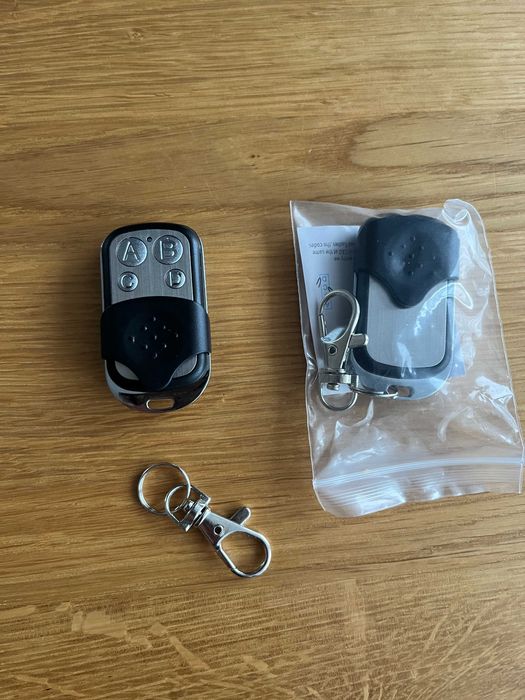 Uniwersalny pilot do bramy garażowej KAMEUN – 2 sztuki