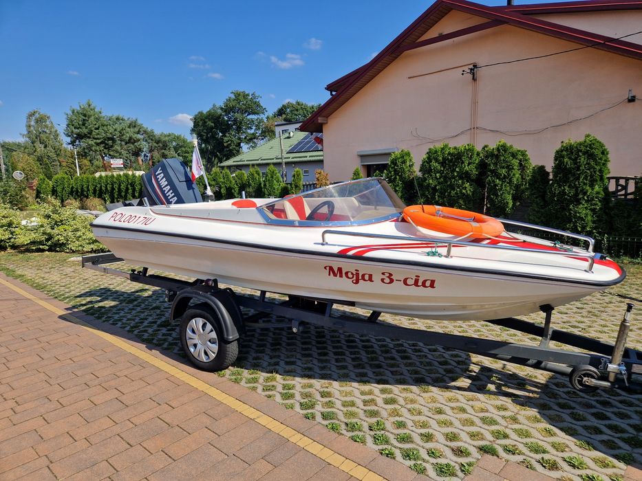 Motorówka z silnikiem Yamaha 75hp z przyczepą