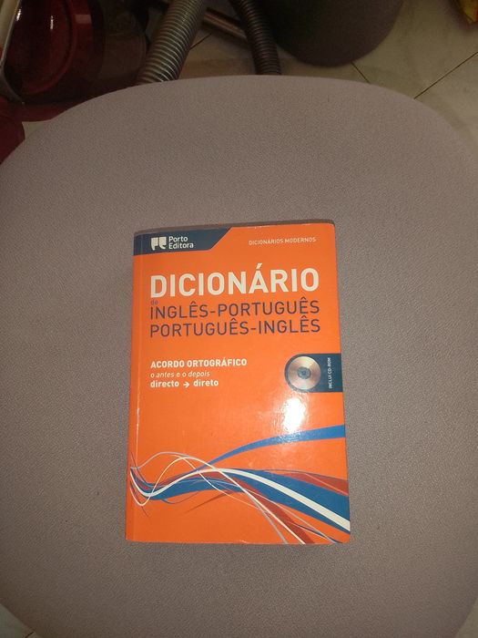 Dicionário Português -Ingles novo com Cd