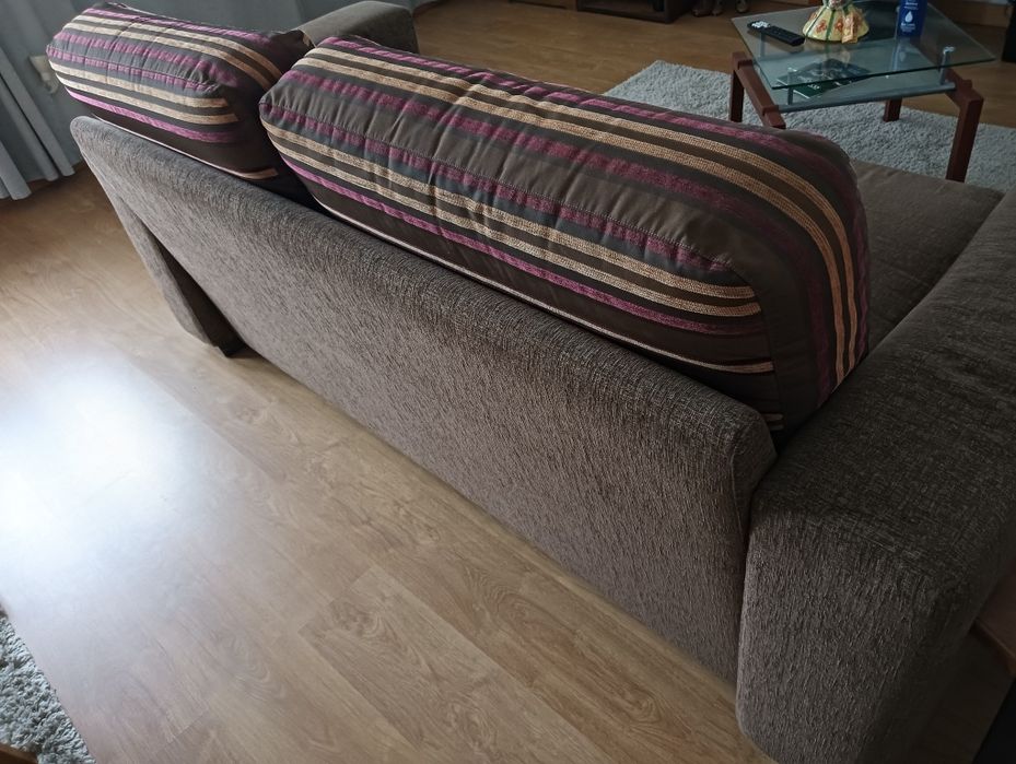 Sofá muito confortável 2,10 X 1,0