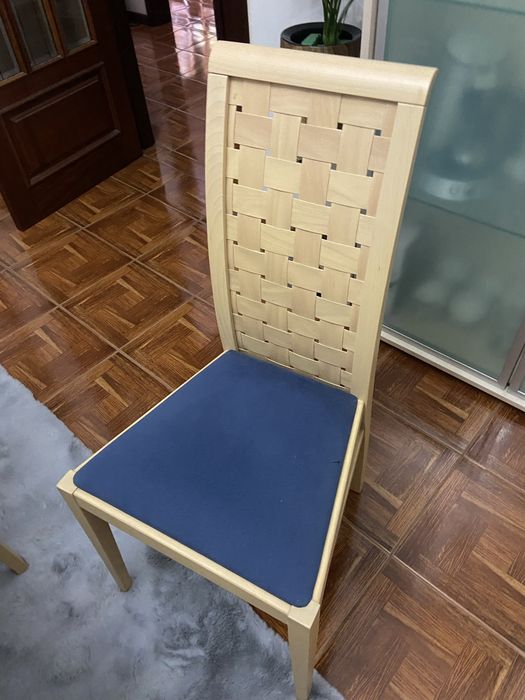Mesa e 6 cadeiras como novas