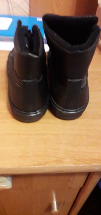 Продам новые кеды женские