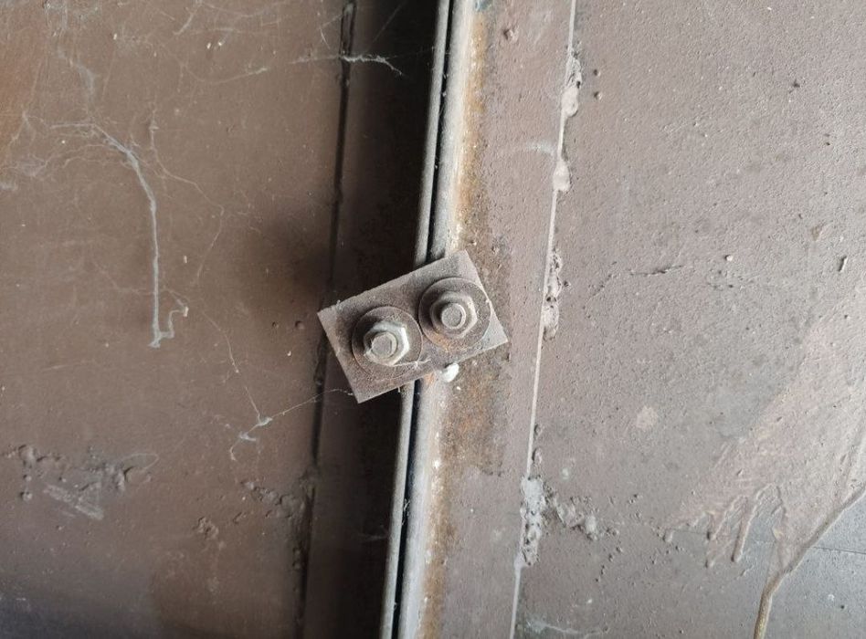 Отдам  большой гараж,коробка. Гараж разбирается/перевозится по частям.