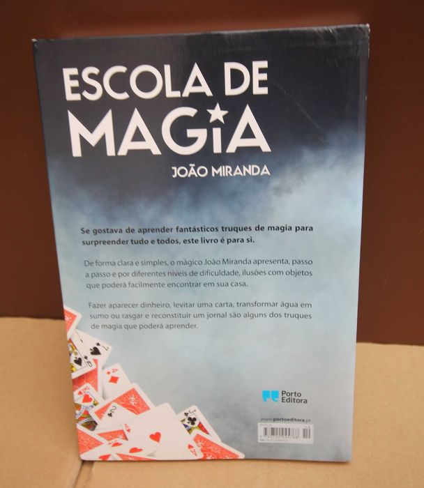 livro Escola de Magia (de João Miranda)