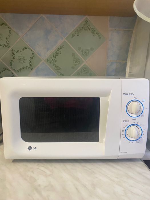 Продам мікрохвильову піч LG вживане