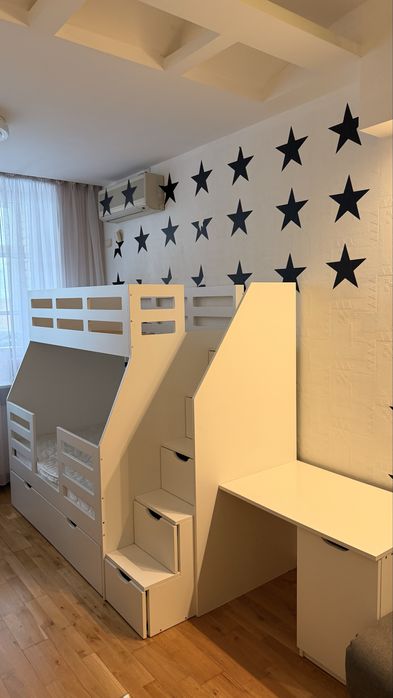 дитяче двохповерхневе ліжко