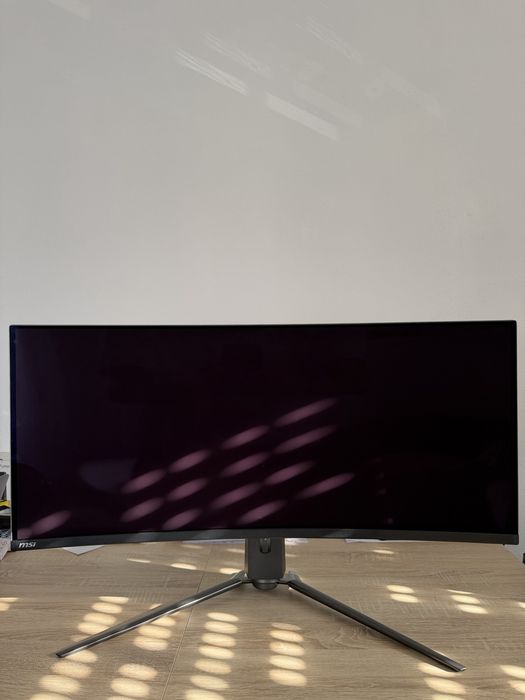 Monitor gaming  MSI  34" ultra wide curvo QD  OLED