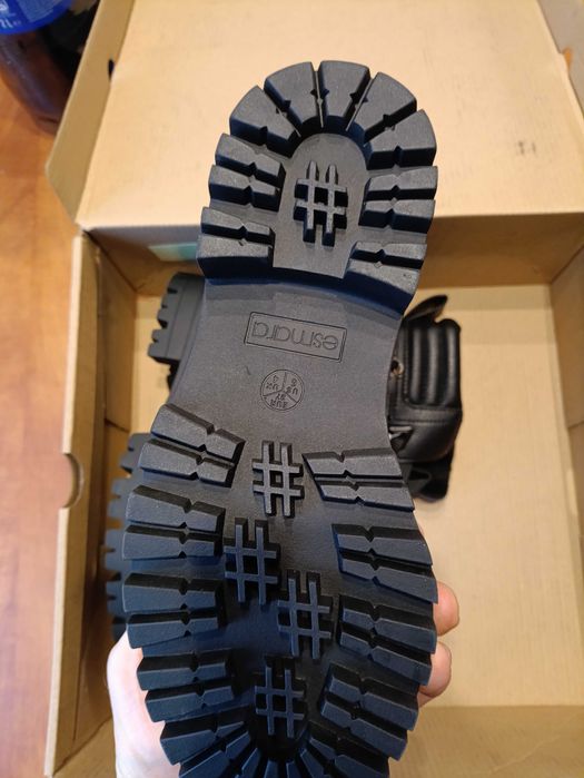 Buty esmara nowe 37 czarne gwarancja