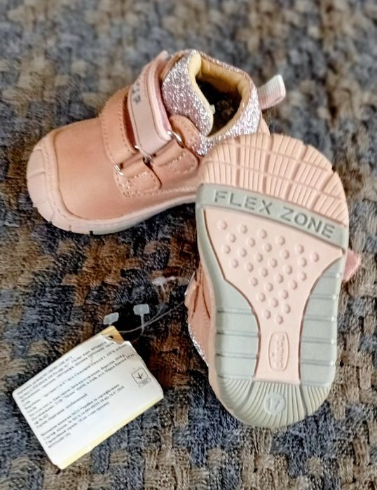 Дитяче взуття для перших кроків, розмір 17.