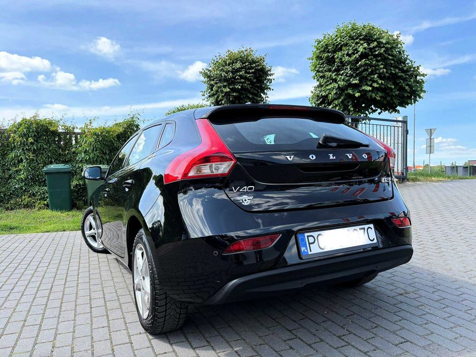 Samochód Volvo V40 2,0 120 KM