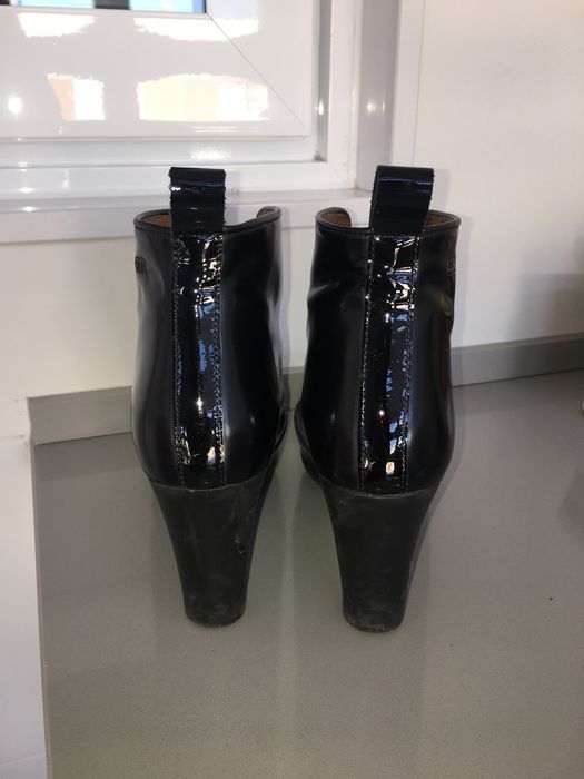 Botas pretas salto marca Dysfunctional