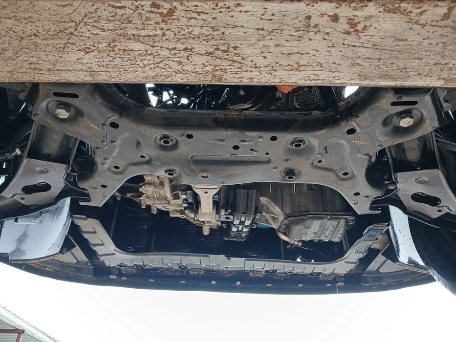 Charriot frente KIA Venga Van (YN)