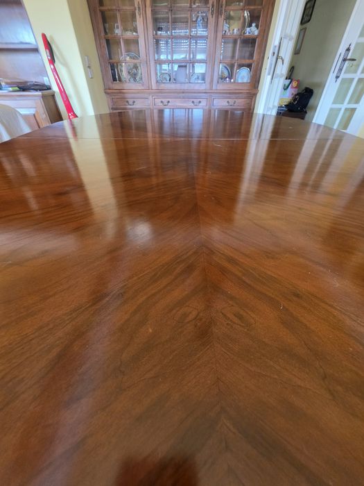 Mesa de Jantar Oval Art Déco Extensível (Anos 30/40) – Nogueira