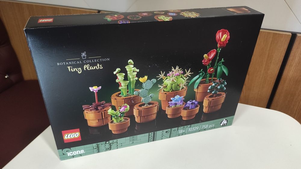Конструктор LEGO ICONS 10329 Миниатюрные растения (758 деталей): 1
