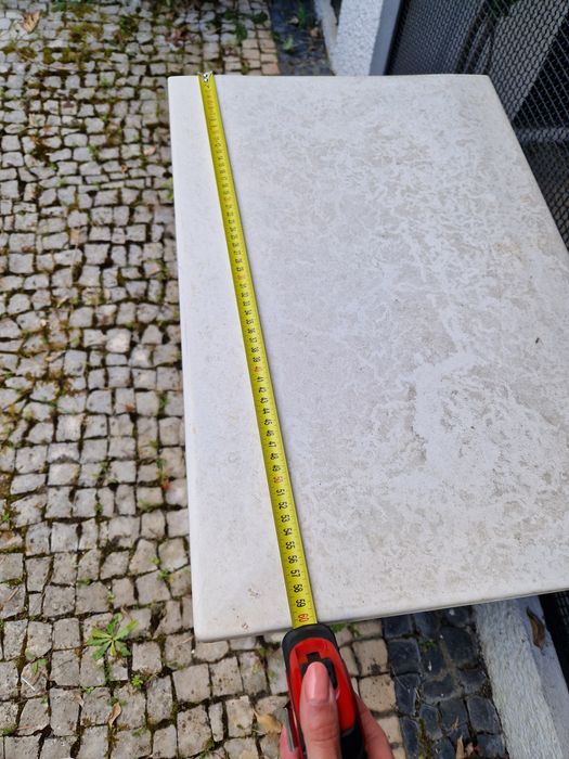 Pia de roupa  com tampo e armário