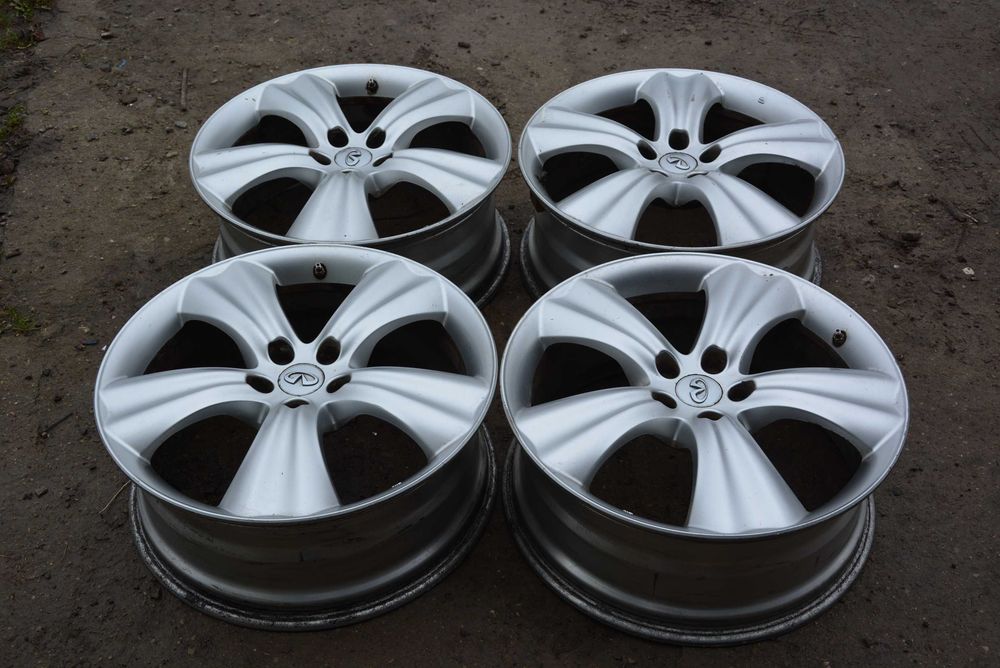 Infiniti FX37 felgi aluminiowe 20" 20x8J ET50 komplet