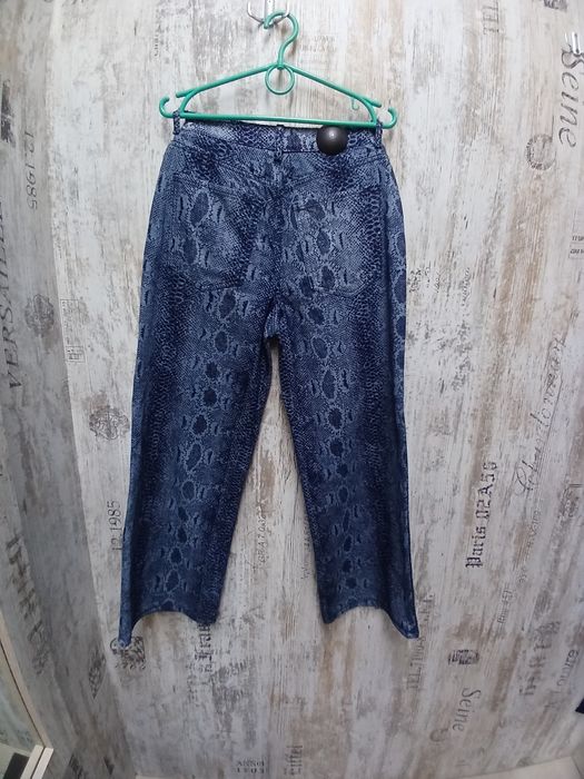 Джинси в зміїний принт