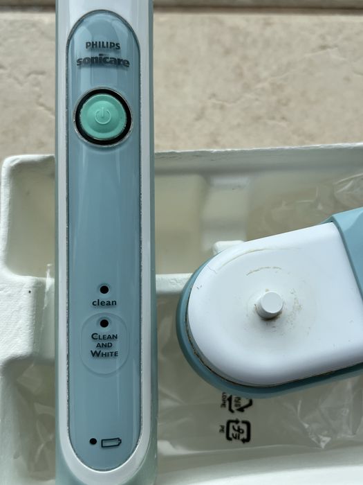 Philips szczoteczka Sonicare HX6710 uszkodzona i ładowarka HX6100