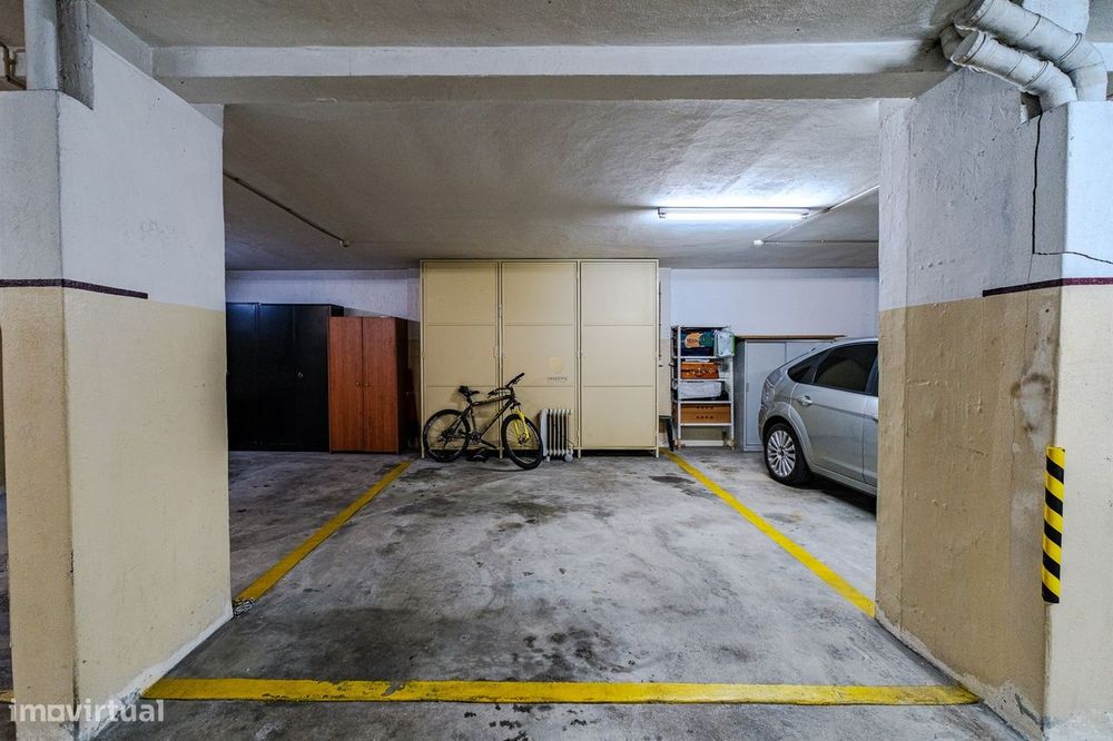 T2 Ermesinde com Garagem e Lareira – Renovado