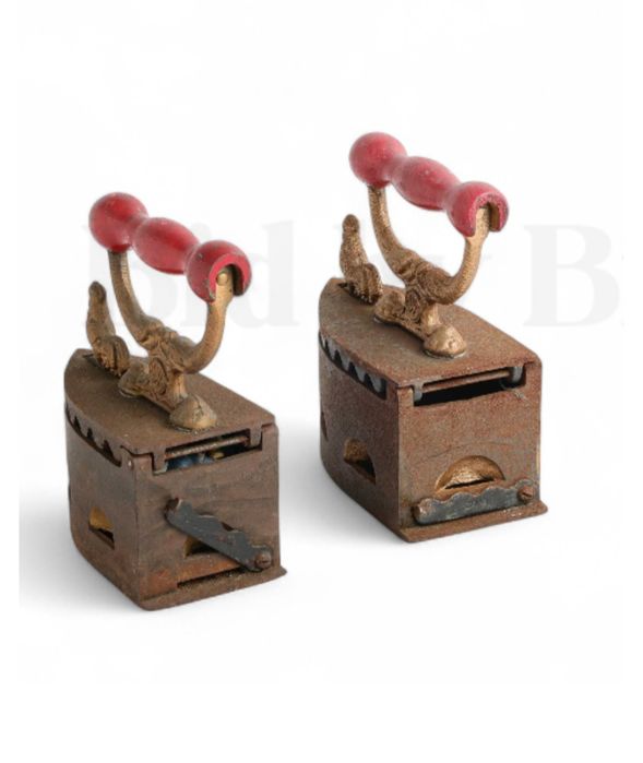 Ferros Antigos de engomar Oliva.