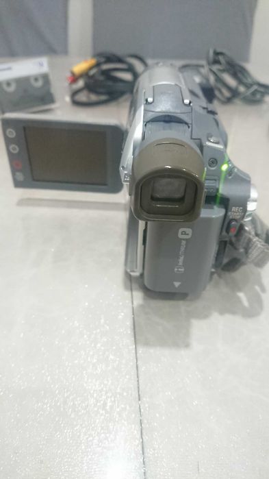 Видеокамера Sony Handycam DCR-HC17E PAL (Коробка, полный комплект. Механика 10/10!)