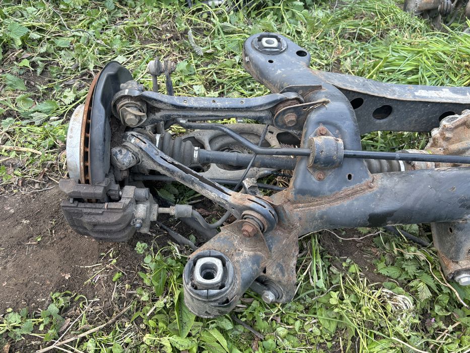 Belka/Sanki/Wózek/Trawersa Tył / Komplet / Dyfer - BMW E90/E91/E87