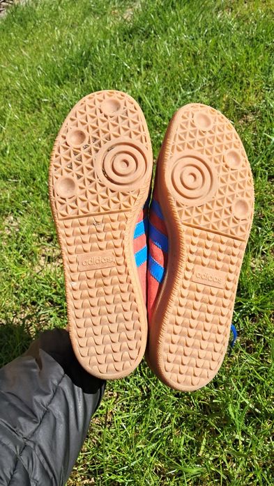 продам кросівки Adidas rouge