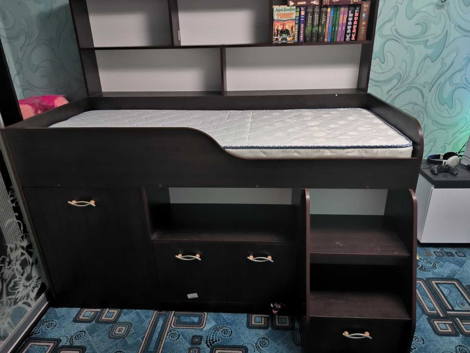 Ліжко трансформер , стіл, камод ,220*130. Ортопедичний матрац