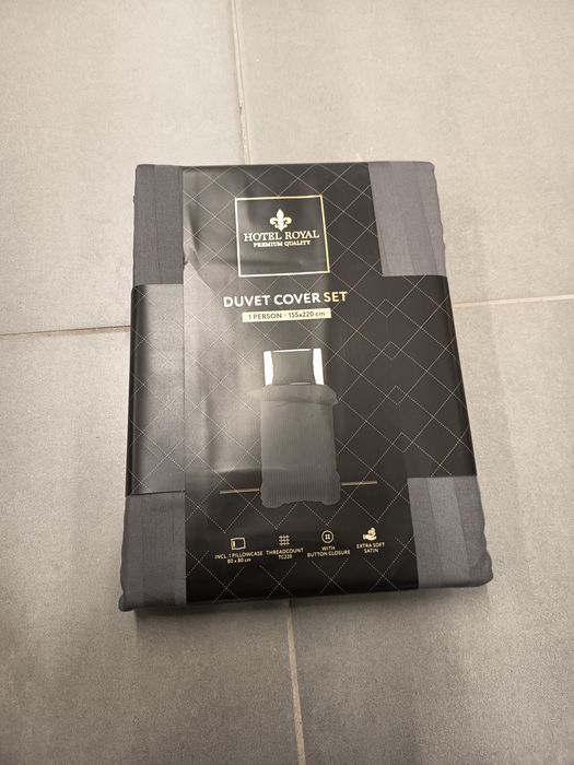 Nowy czarny komplet pościeli Hotel Royal