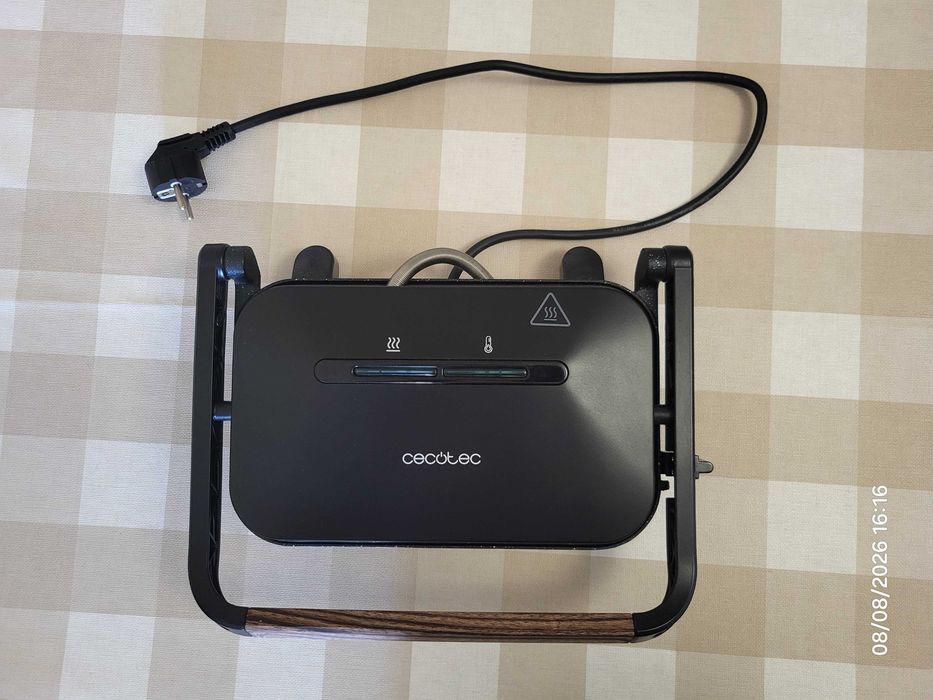 Vendo tostadeira/grelhador elétrico Cecotec Rock’nGrill 1300 Wood, completamente novo, sem uso